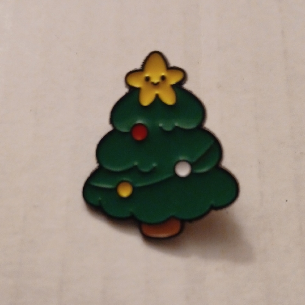 4/$30 New Festive Christmas Tree Pin